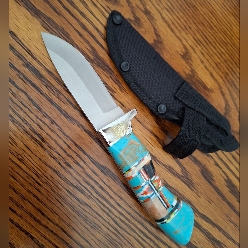 Handcrafted Knife with Turquoise Inlay Design With Carrying Sheath